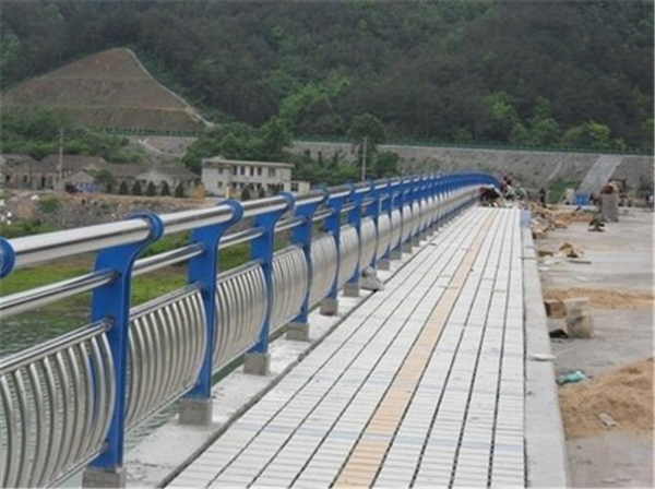 吴忠不锈钢桥梁护栏是一种什么材质的护栏